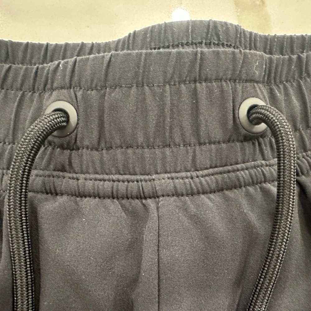 Gilly Hicks Black Athletic Men's Shorts 5” Size XS compression lined